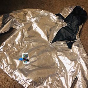 women’s windbreaker
